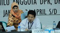 Ketua KPU Husni Kamil Manik tampak memberikan pandangan saat  rapat pleno terbuka di ruang sidang utama KPU, Jakarta, Senin (28/4/14). (Liputan6.com/Andrian M. Tunay)