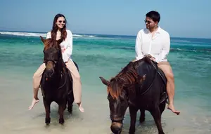 Gaya Sporty Aaliyah Massaid Tetap Aesthetic saat Berkuda di Sumba