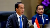 Presiden Jokowi bersama Anggota biro komite Inter-Parliamentary Union (IPU) untuk Pembangunan Keberlanjutan, Putu Supadma Rudana pada acara World Water Forum (WWF) 2024. (Foto: setpres/ istimewa).  
