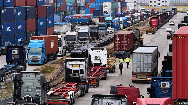 Truk Container