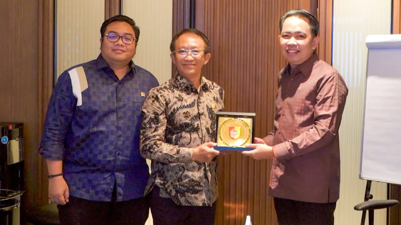 Gus Fawait Temui Direktur Distribusi PLN Pusat, Ajukan Pemasangan Listrik Gratis bagi Ribuan Warga Tak Mampu