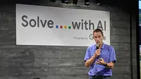 Jeff Dean, Senior Google Fellow dan Head of Google AI, saat membuka acara Google Solve with AI di Tokyo. (Liputan6.com/ Yuslianson)