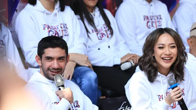 [Fimela] Reza Rahadian dan BCL