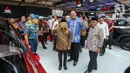 Saat membuka secara resmi GIIAS 2024, Wakil Presiden Ma'ruf Amin menyebut industri otomotif merupakan salah satu penggerak pertumbuhan nasional. (Liputan6.com/Angga Yuniar)