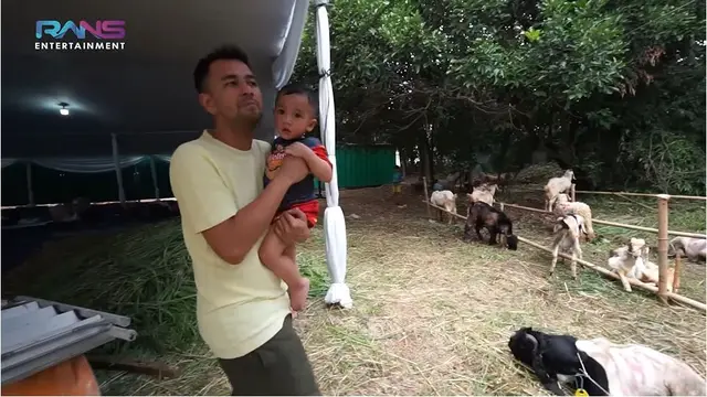 6 Potret Cipung Kurban Sapi 1,1 Ton Pakai Uang Sendiri, Bayi dengan Endorse Termahal