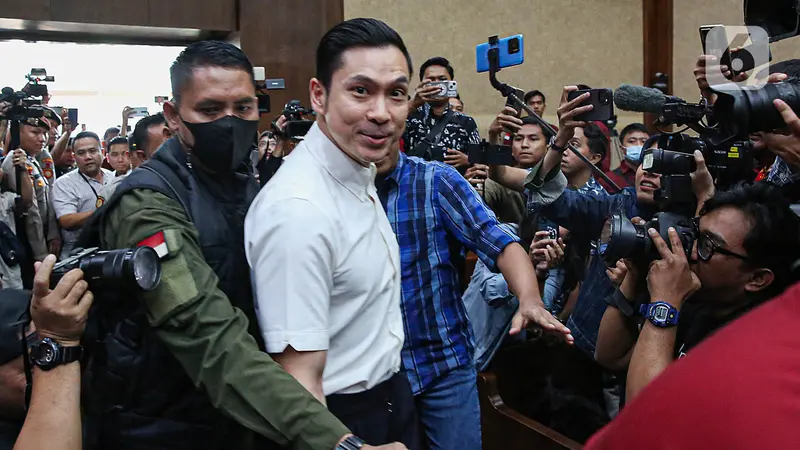 Penampilan Harvey Moeis Saat Jalani Sidang Dakwaan Kasus Korupsi Timah