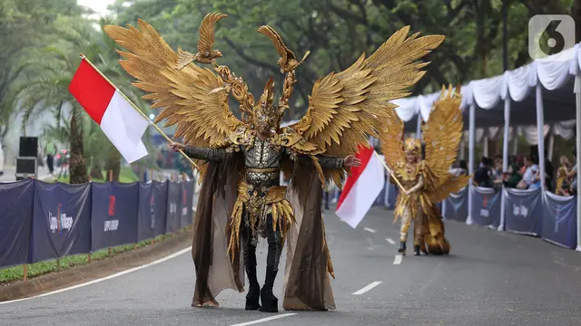 Jember Fashion Carnaval dalam Parade Tribal Grandeur
