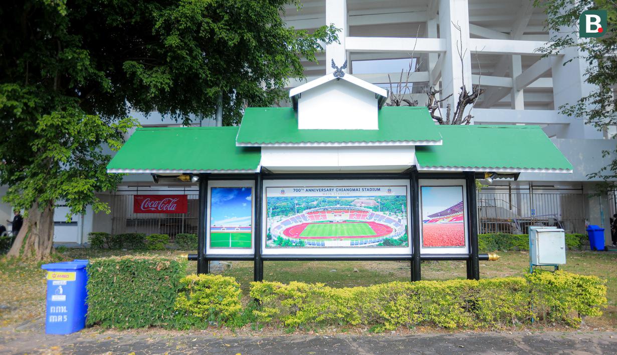 Dulunya, 700th Anniversary Stadium adalah homebase dari Chiangmai FC, klub yang kini mendekam di Thai League 3 atau kasta ketiga Liga Thailand pada 2025/2026. (Bola.com/Bagaskara Lazuardi)