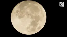 Penampakan super moon di India sudah terlihat jelas.
