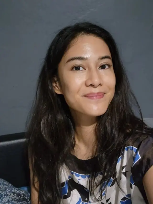 7 Pesona Dian Sastrowardoyo Tanpa Makeup, Tetap Menawan