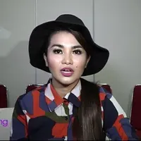 Fitri Carlina semangat dalam project album DanceDhut Nation 2016 yang akan bekerjasama dengan 25 penyanyi dangdut dari Nagaswara. Adanya perpaduan antara junior dan senior, Fitri berharap bisa melawan pembajakan musik di Indonesia.