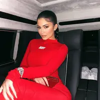 Kylie Jenner (Instagram @kyliejenner)