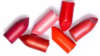 Merah menjadi warna klasik yang tak habis dimakan oleh waktu. Berikut beberapa aneka lipstik merah yang dapat menjadi teman hidup Anda.