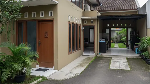 Inspirasi Rumah Sederhana dengan 3 Pintu Masuk