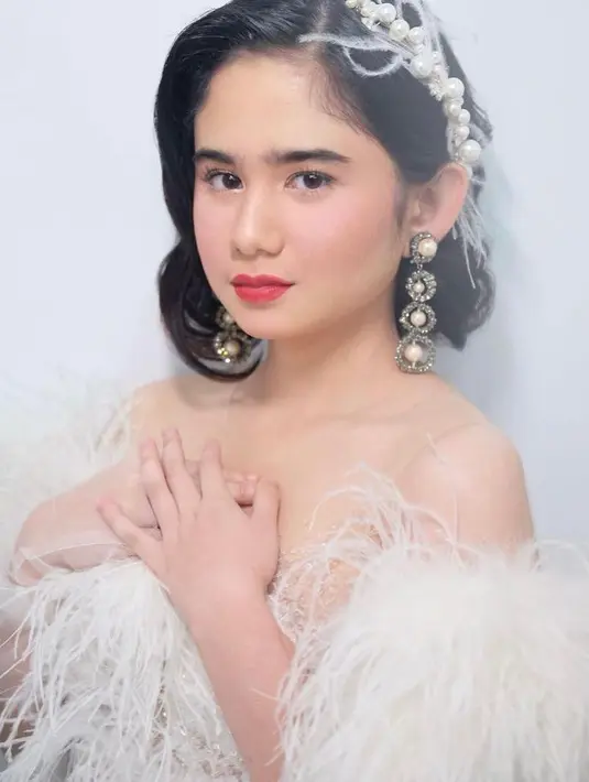 Well itu dia gaya pasangan kekasih Tissa Biani dan Dul Jaelani yang terlihat makin mesra dan jauh dari kabar miring. Bagaimana menurutmu, Sahabat Fimela? (Instagram/tissabiani).