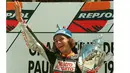 Gaya Valentino Rossi saat memenangi Kelas 125cc GP Prancis di Sirkuit Castellet, (8/6/1997). (AFP/Georges Gobet)