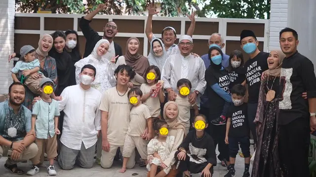 Momen 6 Artis Kumpul Bareng Keluarga Besar Saat Lebaran, Penuh Kehangatan