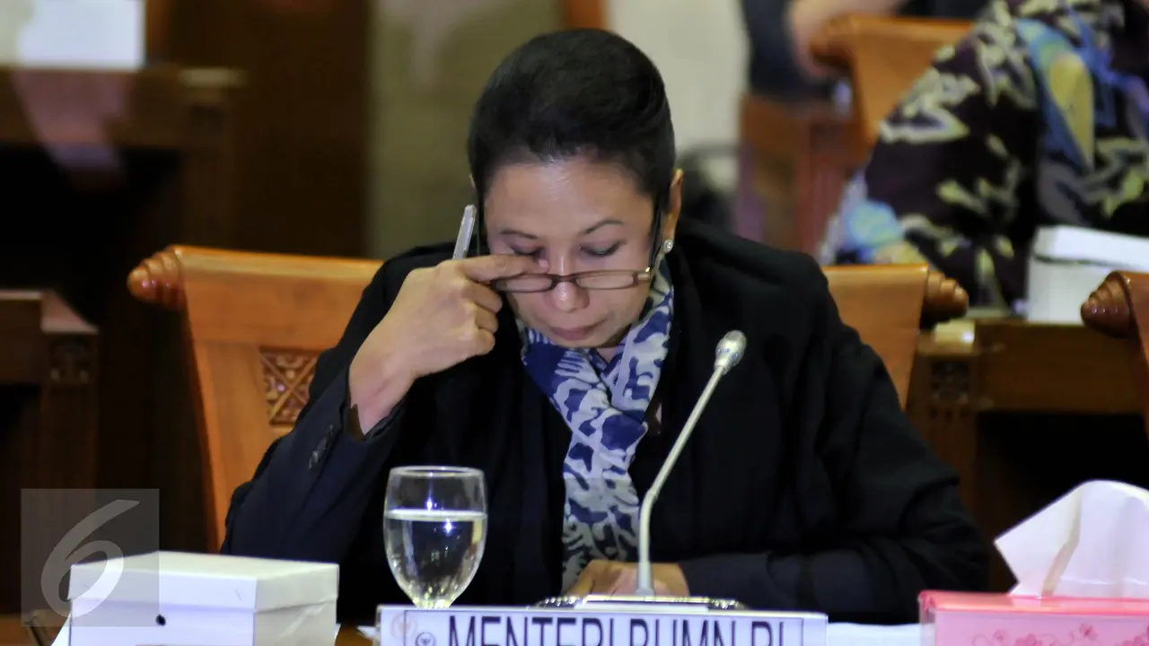 20151006-Menteri BUMN Rini Soemarno di Komisi VI-Jakarta
