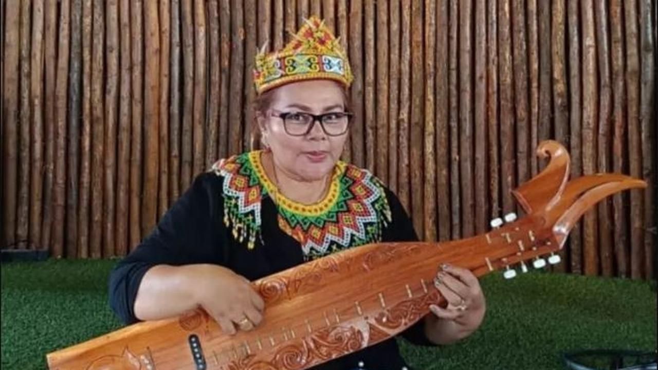 Berseteru dengan Inara Rusli, Ini 6 Potret Eva Manurung Ibunda Virgoun