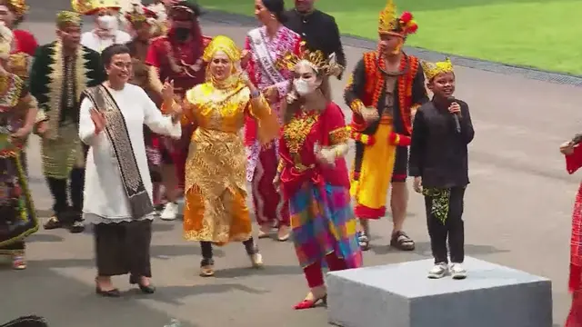 Menteri Keuangan RI juga ikut berjoged dengan farel penyayi cilik asal Banyuwangi di Istana Negara (Istimewa)