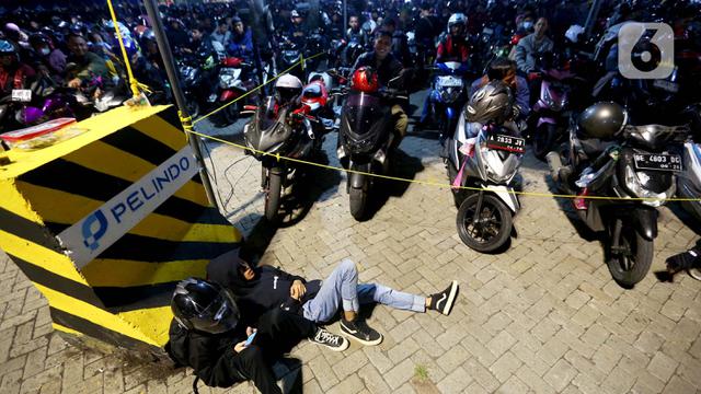 Kepadatan Pemudik Bermotor di Pelabuhan Ciwandan Banten