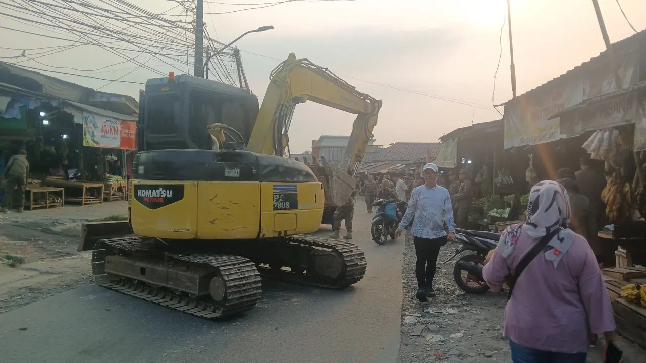 400 Personil Gabungan Diterjunkan untuk Evakuasi 81 Pedagang di Tangerang
