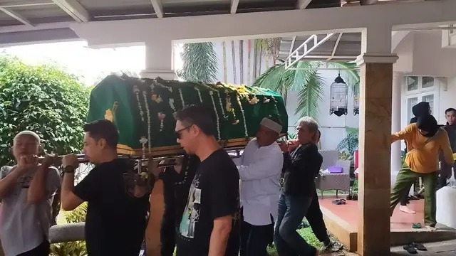 Pemakaman ibunda Tyas Mirasih
