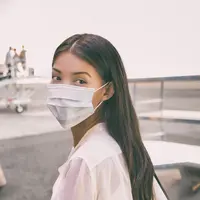 ilustrasi perempuan di bandara/Maridav/Shutterstock