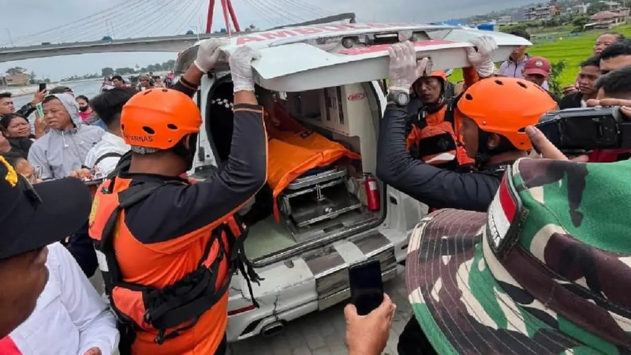 dua pemuda tenggelam di danau toba