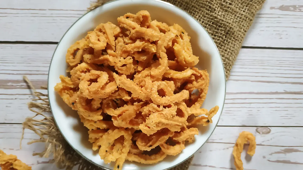 Kue akar kelapa