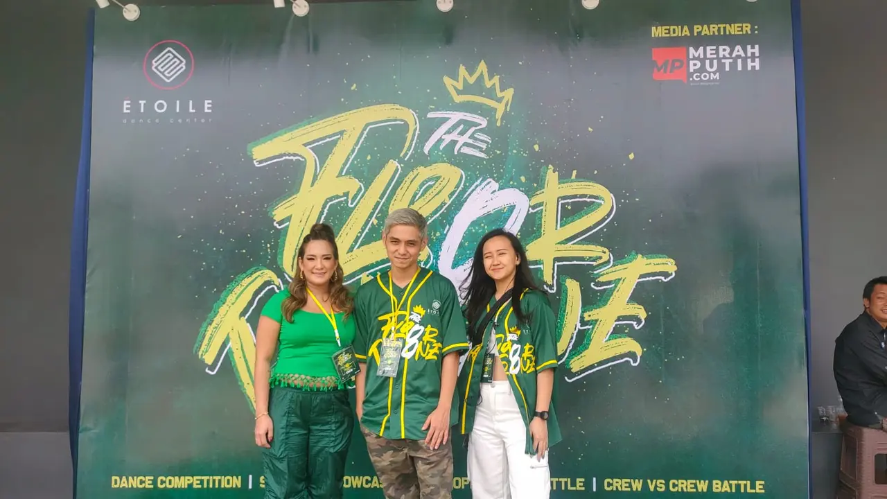 The Floor Throne Vol. 8