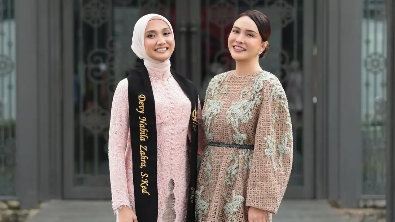 Shandy Aulia Tampil Stunning di Wisuda Keponakan. [@shandyaulia]