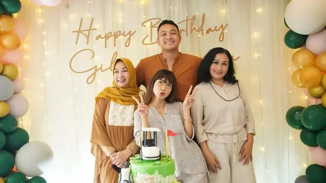 Momen Perayaan Ultah Gilang Dirga yang ke-32, Dapat Kejutan dari Istri. (Sumber: Instagram/gilangdirga)