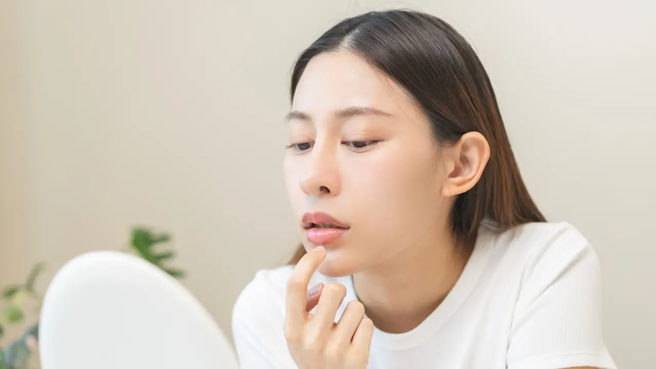 Pancaroba Bikin Bibir Pecah-Pecah? 5 Bahan Alami Ini Bisa Mengatasinya!