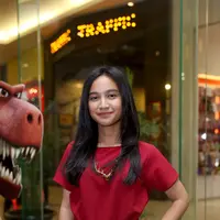 Kegiatan menulis menurut Rachel Amanda adalah kegiatan yang paling mengalir dalam dirinya. (Andy Masela/Bintang.com)