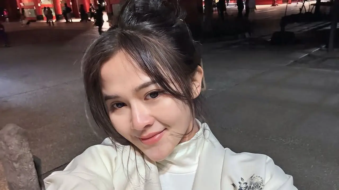 Wajah Sehat dan Glowing Bella Bonita Terungkap saat Liburan ke Jepang