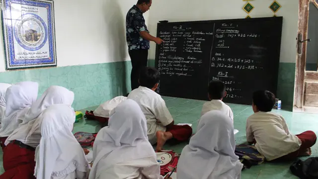 Sekolah ambruk