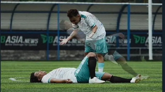 7 Editan Foto Netizen saat di Lapangan Bola Ini Hasilnya Bikin Tepuk Jidat