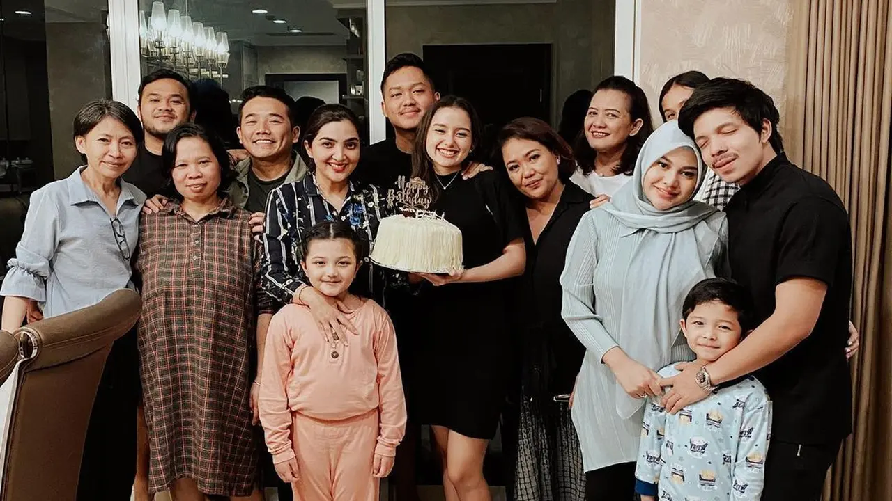 6 Momen Ulang Tahun Sarah Menzel, Dapat Kejutan dari Keluarga Azriel Hermansyah