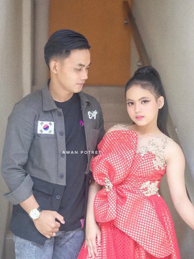 Sempat Dikira Pacar, Ini 6 Momen Kompak Putri D'Academy dan Sang Kakak
