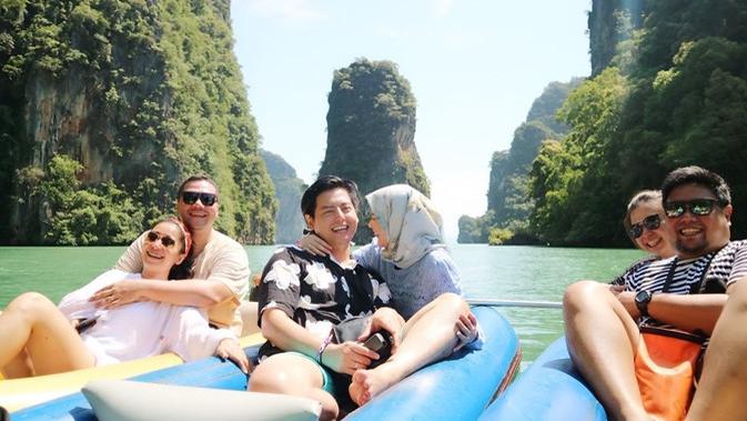 Setelah menikah, Roger dan Cut Meyriska tampil mesra saat liburan di Thailand.  (Sumber: Instagram/@cutratumeyriska)