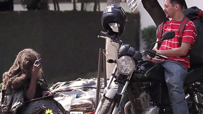 Pengemis Brasil Ini Ternyata Sudah Membuat Ribuan Puisi Manis