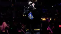 BamBam tampil dalam&nbsp;halftime laga Golden State Warriors&nbsp;versus&nbsp;Los Angeles Lakers di Chase Center, San Francisco, California, pada 7 April 2022.(EZRA SHAW / GETTY IMAGES NORTH AMERICA / Getty Images via AFP)