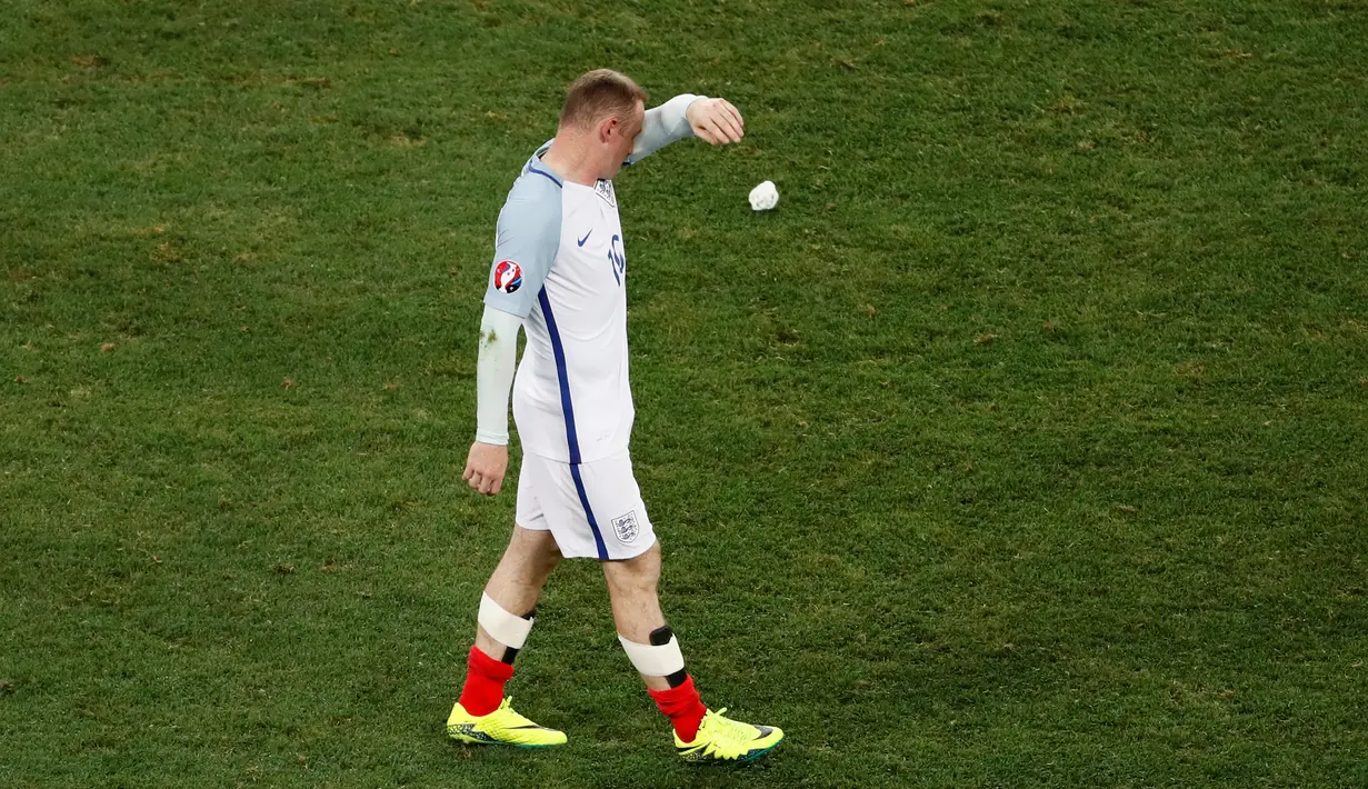 Wayne Rooney adalah pemegang rekor pemain termuda yang bermain untuk timnas Inggris. Rooney melakukan debut melawan Australia pada 12 Februari 2003 saat berusia 17 tahun 111 hari