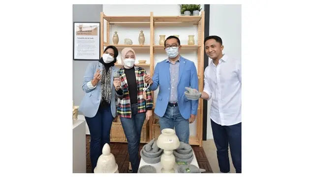 6 Potret Akrab Ridwan Kamil dan Hengky Kurniawan, Sama-Sama Disegani Warga Jabar