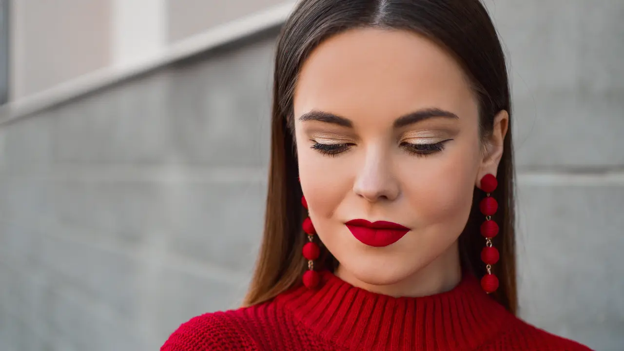 [Fimela] Lipstik Merah