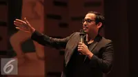 Nadiem Makarim, CEO GO-JEK memberi sambutan di malam penganugerahan GO-VIDEO Competition 2016, Jakarta, Rabu (11/5). Kompetisi yang digelar untuk memperingati satu tahun aplikasi GO-JEK ini diikuti lebih dari 600 video. (Liputan6.com/Gempur M Surya)