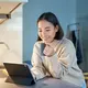 Ilustrasi perempuan mengikuti audisi online Bright Gas Cooking Competition 2026. (c) benzoix/Depositphotos