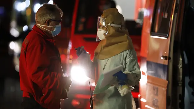 Antrean Ambulans Pasien di Rumah Sakit Portugal