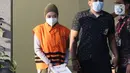 Bendahara Umum DPC Partai Demokrat, Nur Afifah Balqis (kiri) usai menjalani pemeriksaan di Gedung KPK, Jakarta, Kamis (27/1/2022). Nur Afifah Balqis diperiksa terkait kasus dugaan suap pengadaan barang dan jasa serta perizinan di Pemkab Penajam Paser Utara (PPU). (Liputan6.com/Helmi Fithriansyah)